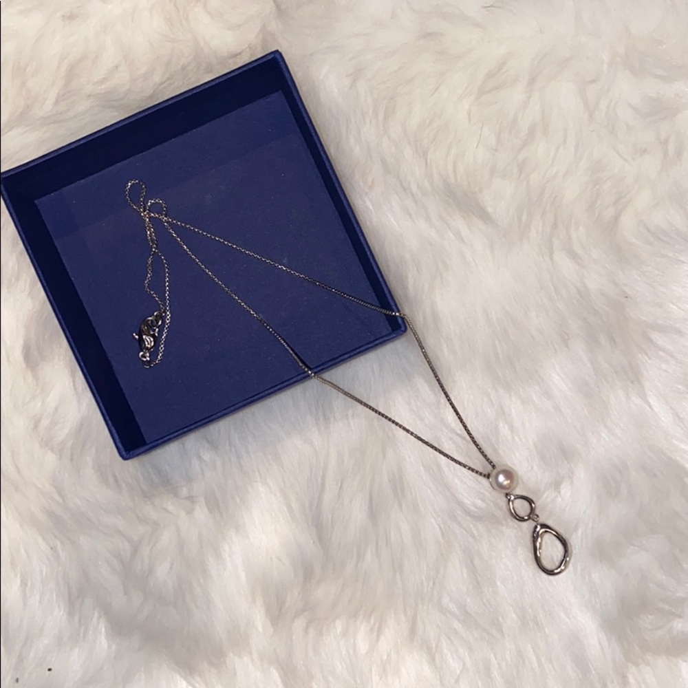 NWOT COIN OF THE REALM PEARL NECKLACE